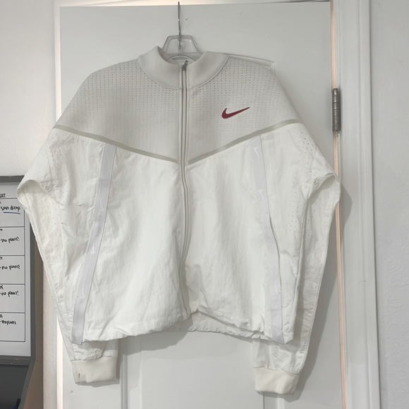NIKE WINDBREAKER SIZE LARGE - Picture 1 of 6